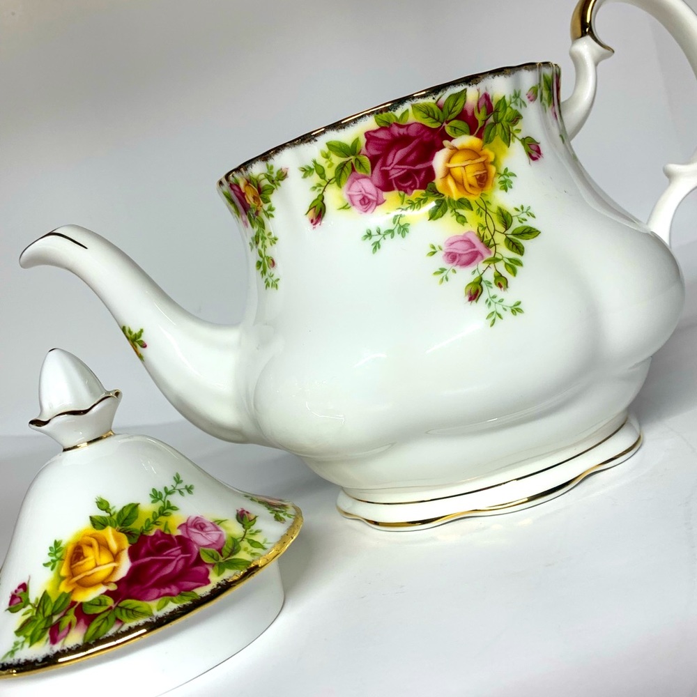 Old Country Road Royal Albert Bone China Tea Pot
